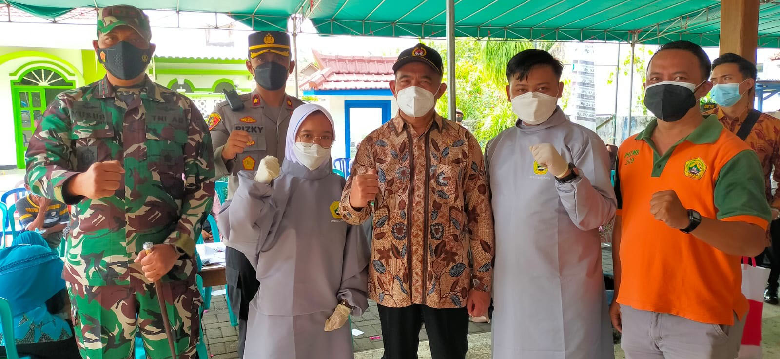 Vaksinasi di Desa Kemulan (1)